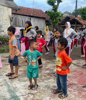 Bakti Sosial dan Pelatihan Gabungan sebagai Realisasi Tri Bakti  PMR unit SMA Kosgoro Kota Bogor 