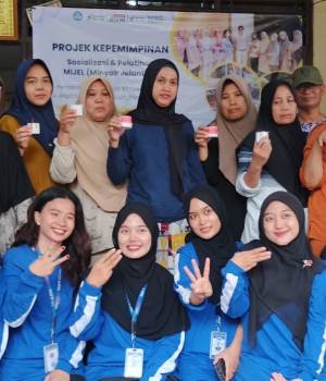 Kegiatan Sosialisasi Program Dibuang Sayang Kader Adiwiyata SMA Kosgoro dan Pelatihan Projek Kepemimpinan Mahasiswa PPG Universitas Terbuka Edukasi Pengelolahan Minyak Jelantah Menjadi Lilin Aromaterapi