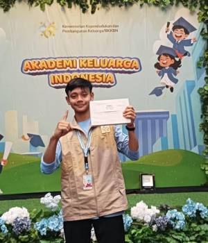 Aby Mahesa Perwakilan dari SMA Kosgoro Bogor Menjadi Juara 1 Peserta Terbaik Akademik Keluarga Indonesia dari 167 Peserta dan 34 Provinsi