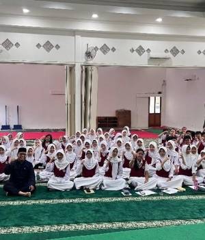 Mengubah Kata Menjadi Karya dalam Pelatihan Menulis Cerpen Batch 3 SMA Kosgoro Bogor