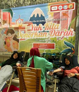 Siswa SMA Kosgoro Bogor Kompak Donorkan Darah