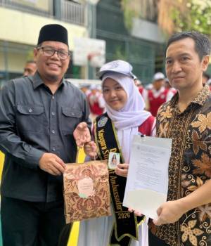 SMA Kosgoro Bogor Memberikan Beasiswa Nonakademik Tahun Ajaran 2025/2026 kepada Siswa-Siswa Berprestasi