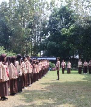 Kemah Karakter SMA Kosgoro Kota Bogor  Menumbuhkan Solidaritas di Cigwa, Cisarua  Oleh