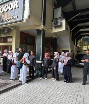 Membangun Budaya Disiplin di SMA Kosgoro Kota Bogor