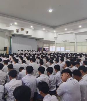 Pembentukan Karakter Religius Melalui Shalat Berjamaah Di SMA  Kosgoro Kota Bogor